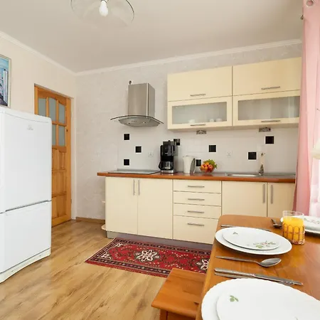Atmospheric In A Mountain By Renters Apartament